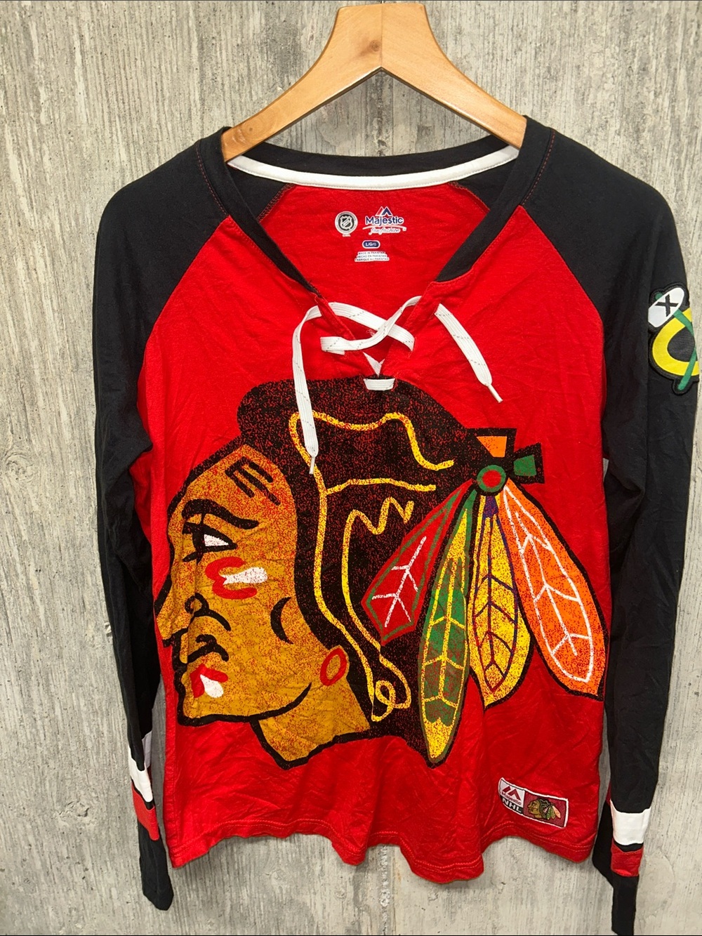 Majestic Red‎ & Black Chicago Blackhawks Hockey Lace-Up Jersey Large